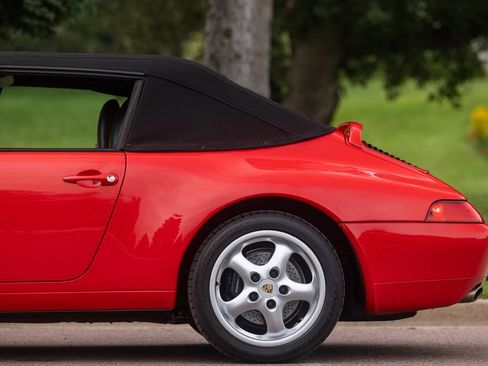Used 1995 Porsche 911 Carrera RWD image 20