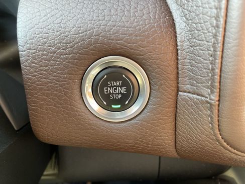 Used 2021 GMC Yukon Denali w/ Denali Ultimate Package AWD/4WD image 17