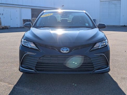 Used 2022 Toyota Camry LE image 2