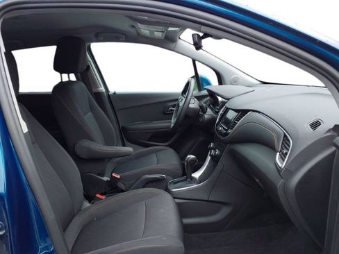 Used 2020 Chevrolet Trax LT AWD/4WD image 15