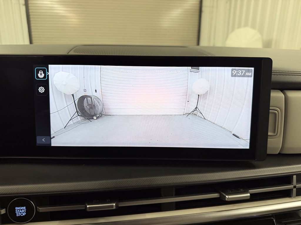 Used 2025 Hyundai Santa Fe SEL FWD image 16