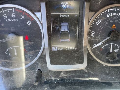 Used 2023 Toyota Tacoma SR5 AWD/4WD image 7