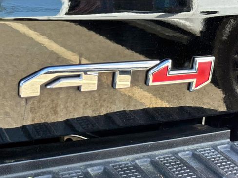 Used 2023 GMC Sierra 1500 AT4 w/ Technology Package AWD/4WD image 9