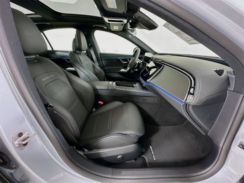 New 2026 Mercedes-Benz E 53 AMG e 4MATIC Sedan image 31