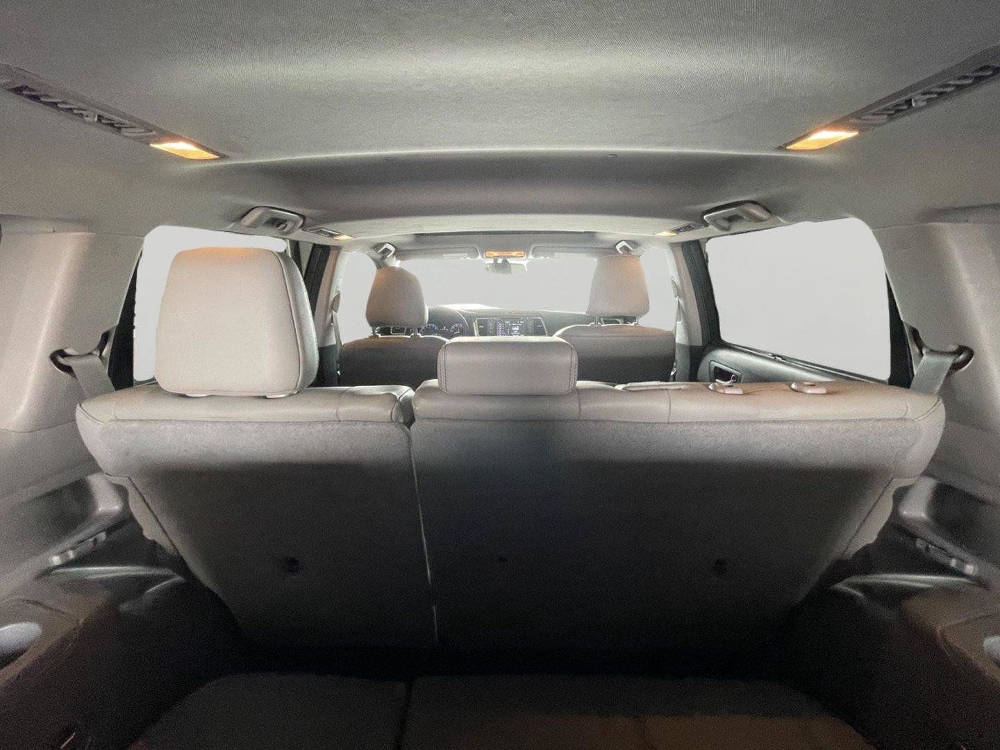Used 2016 Toyota Highlander XLE AWD/4WD image 10