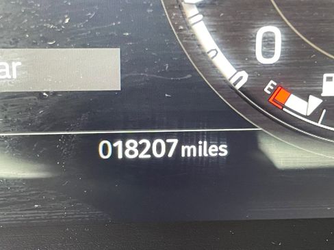 Used 2024 Land Rover Defender 110 S AWD/4WD image 11