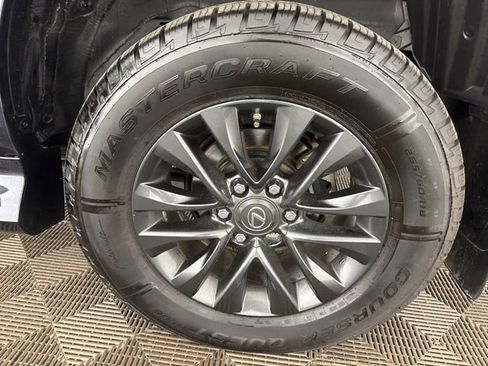 Used 2023 Lexus GX 460 Premium w/ Premium Package image 30