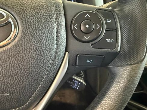 Used 2017 Toyota RAV4 LE AWD/4WD image 17