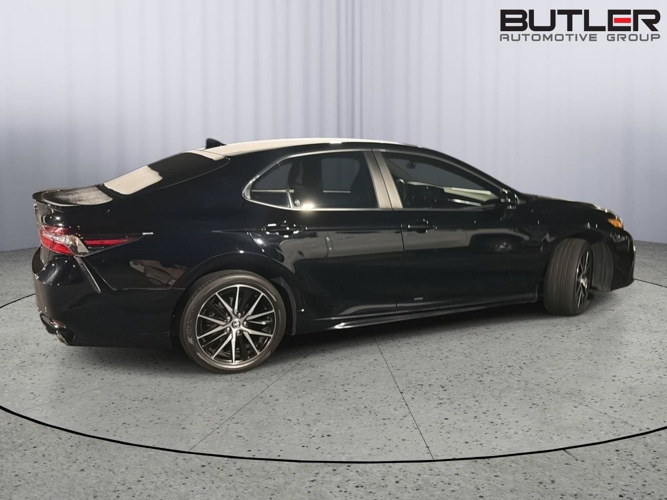 Used 2024 Toyota Camry SE w/ Convenience Package FWD image 9