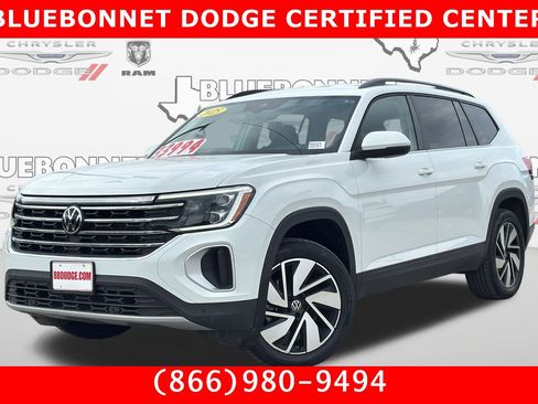 Used 2025 Volkswagen Atlas SE image 1