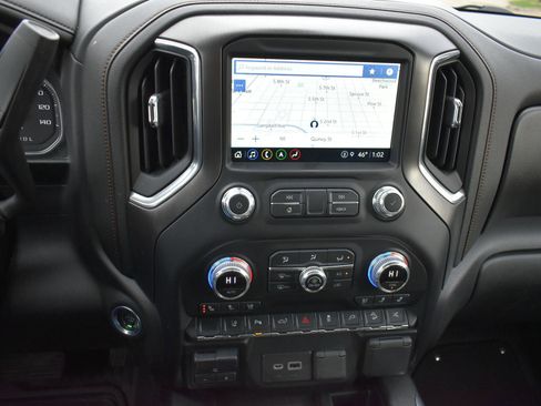 Used 2021 GMC Sierra 2500 AT4 w/ AT4 Premium Plus Package image 28