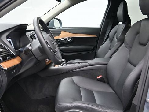 Used 2023 Volvo XC90 T8 Plus w/ Protection Package Premier image 9