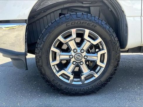 Used 2017 Nissan Titan SV RWD image 8