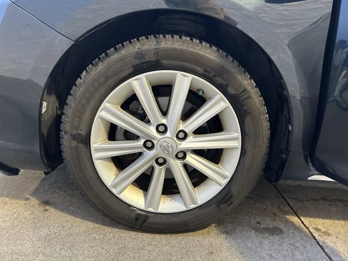 Used 2013 Toyota Camry XLE image 11