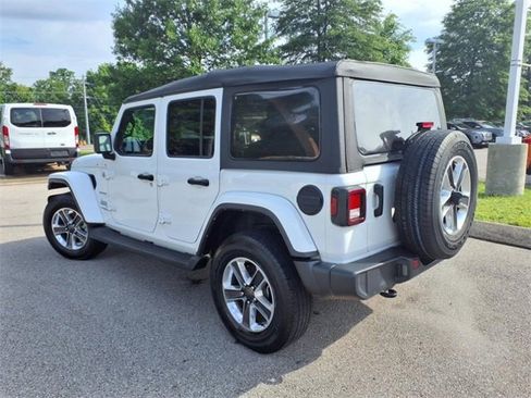 Used 2022 Jeep Wrangler Unlimited Sahara image 16