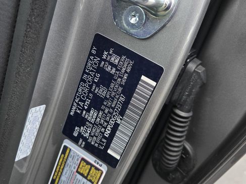 Used 2025 Kia Sportage LX image 27