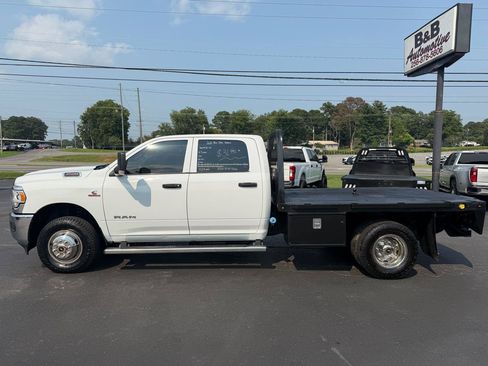 Used 2022 RAM 3500 Tradesman w/ Chrome Appearance Group AWD/4WD image 8