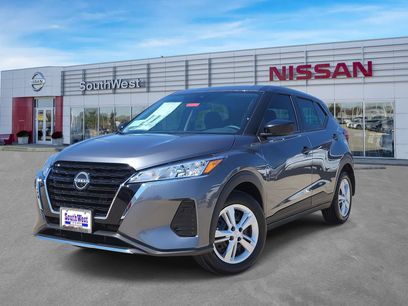 New 2025 Nissan Kicks S