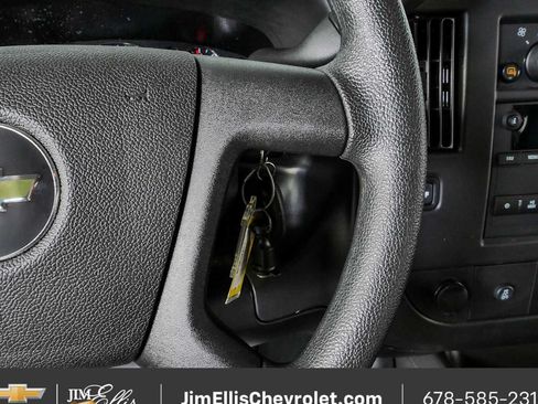 Used 2025 Chevrolet Express 3500 LT w/ LT Preferred Equipment Group RWD image 10
