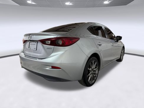 Used 2018 MAZDA MAZDA3 Touring FWD image 8