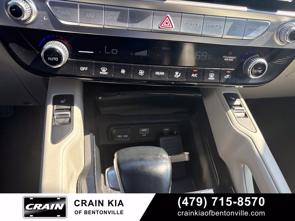 Certified 2024 Kia Telluride S w/ S Sunroof Package AWD/4WD image 19