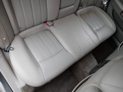 Used 2010 Chrysler 300 C w/ Luxury Group II RWD image 12