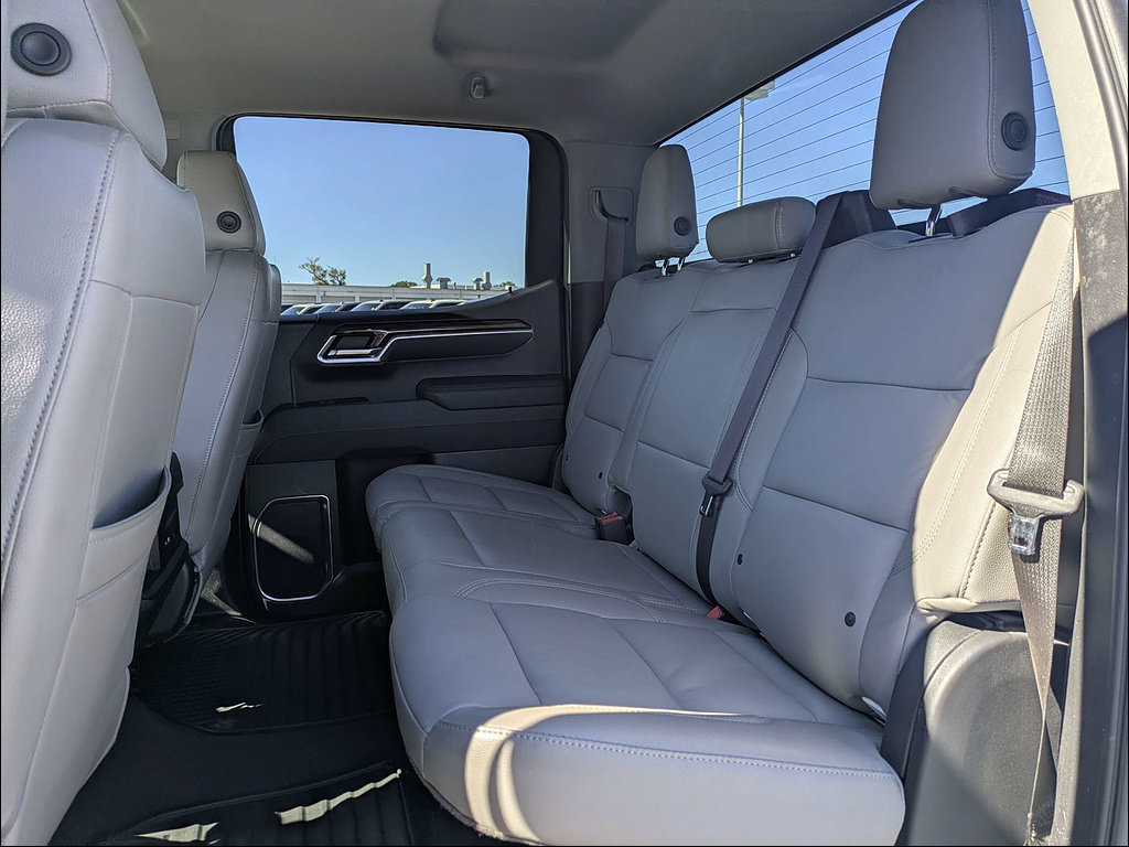 Used 2023 Chevrolet Silverado 1500 RST w/ Z71 Off-Road Package AWD/4WD image 17