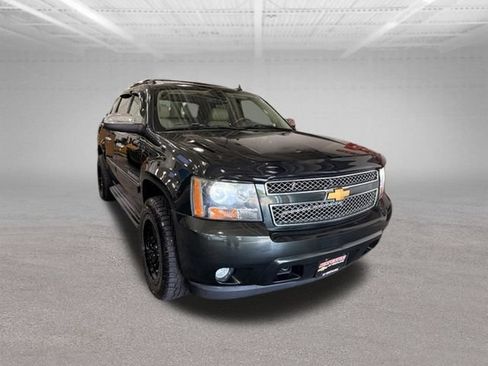 Used 2013 Chevrolet Avalanche LTZ AWD/4WD image 3