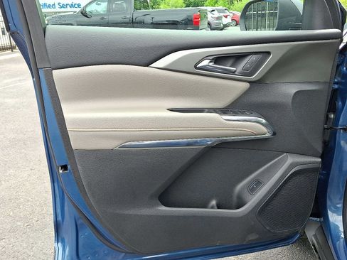 Used 2025 Chevrolet Traverse LT w/ LPO, Floor Liner Package AWD/4WD image 12