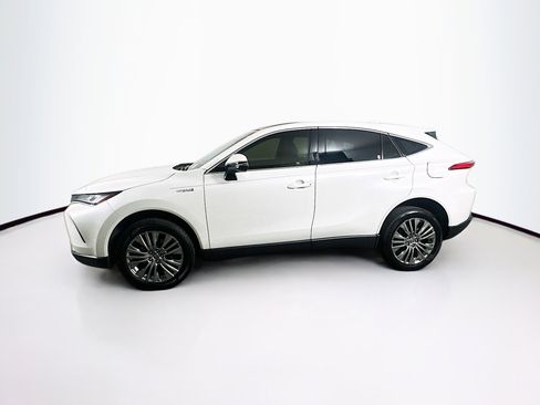 Used 2021 Toyota Venza LE image 4