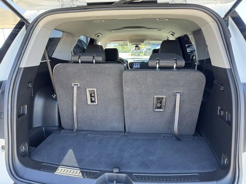 Used 2023 GMC Acadia SLE image 22