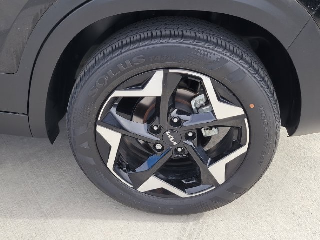 Certified 2025 Kia Seltos EX FWD image 18