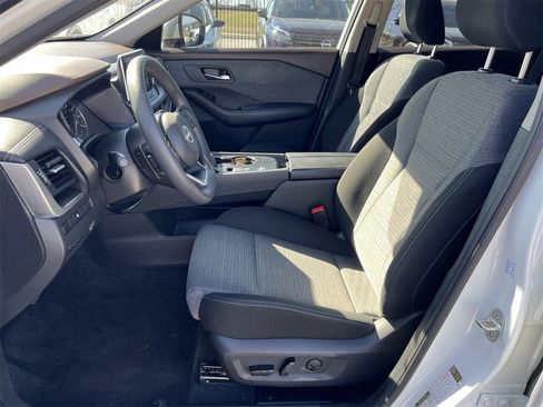 Certified 2023 Nissan Rogue SV image 10