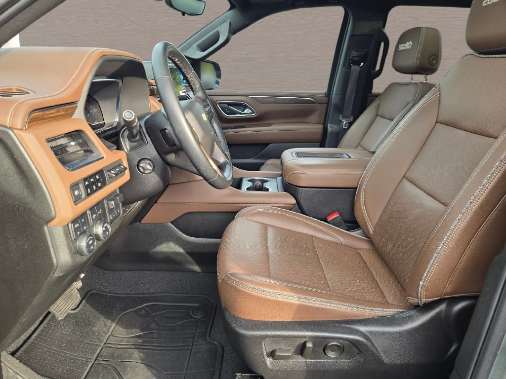 Used 2024 Chevrolet Suburban High Country w/ LPO, Illumination Package AWD/4WD image 26