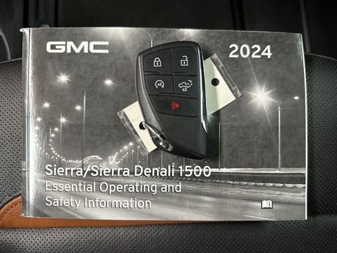 Used 2024 GMC Sierra 1500 AT4 w/ Technology Package AWD/4WD image 39