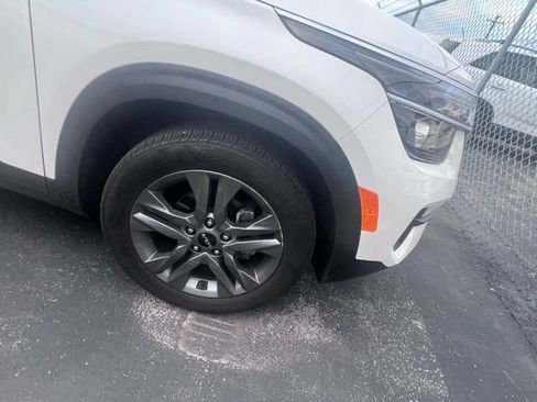 Certified 2023 Kia Seltos S FWD image 5