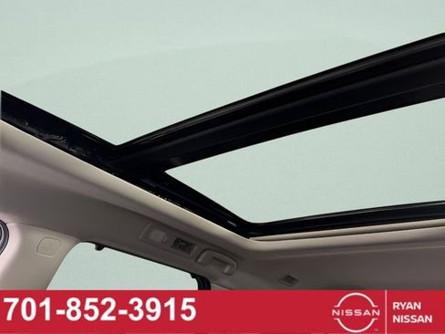 New 2025 Nissan Pathfinder Platinum image 26