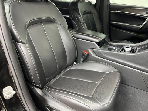 Used 2024 Jeep Grand Cherokee L Limited w/ Luxury Tech Group II AWD/4WD image 25