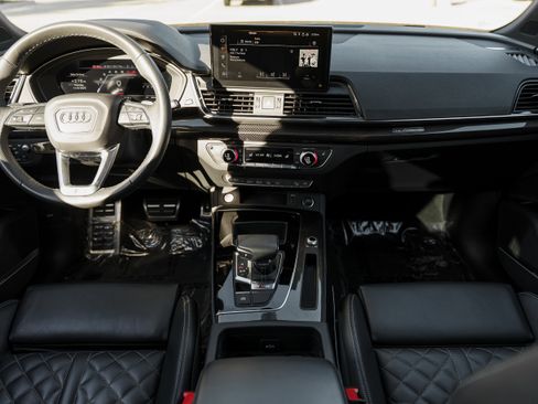 Used 2024 Audi SQ5 Prestige w/ Prestige Package image 8