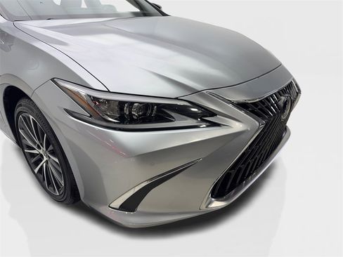 Used 2022 Lexus ES 350 w/ Premium Package image 17