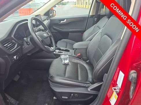 Used 2020 Ford Escape Titanium w/ Titanium Premium Package 2.0 AWD/4WD image 5