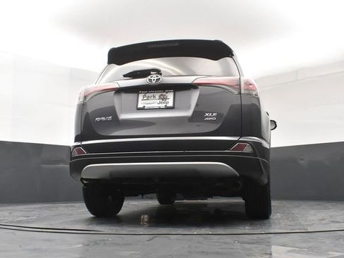 Used 2018 Toyota RAV4 XLE AWD/4WD image 23