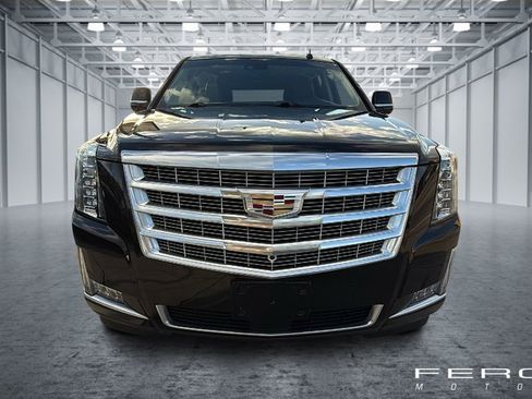 Used 2018 Cadillac Escalade Premium Luxury image 8