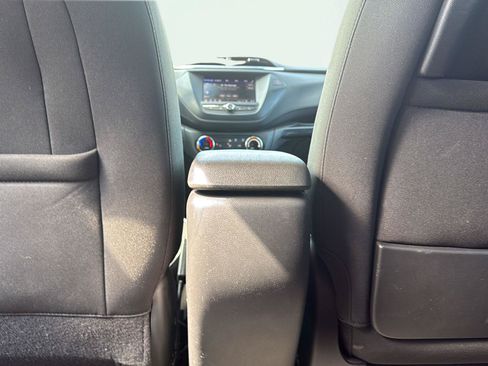 Used 2023 Chevrolet TrailBlazer LT FWD image 9