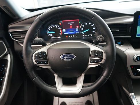 Used 2023 Ford Explorer XLT w/ Equipment Group 202A AWD/4WD image 32