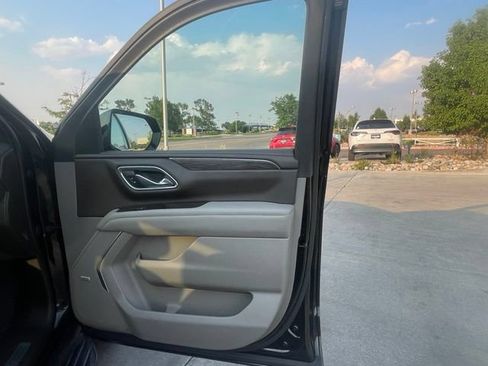 Used 2021 Chevrolet Suburban LT RWD image 33