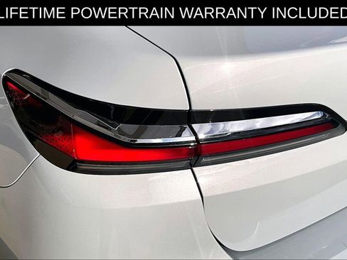 Used 2025 BMW 740i image 41