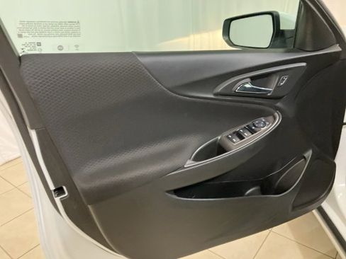 Used 2023 Chevrolet Malibu LT image 9