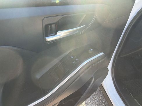 Used 2020 Toyota Highlander XLE image 12