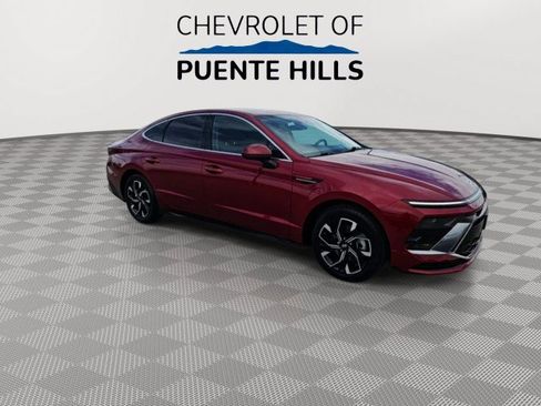 Used 2024 Hyundai Sonata SEL FWD image 2